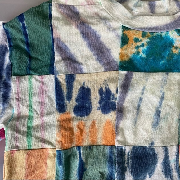 Patchwork tie die tee 🌈 - Picture 5 of 5